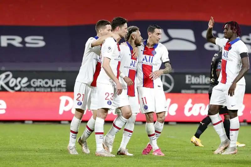 الأهلي والزمالك يخوضان مواجهة مبكرة في قمة الدوري المصري الممتاز